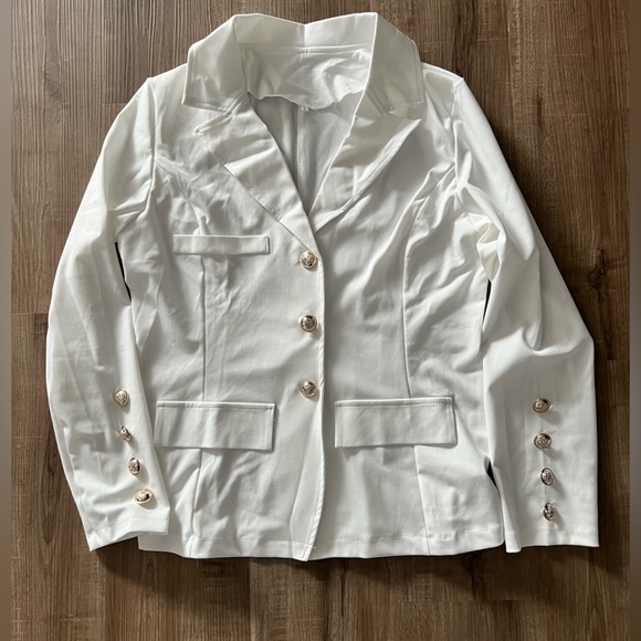 **Bundle any 2 sets for $20**  White blazer set - Picture 2 of 4